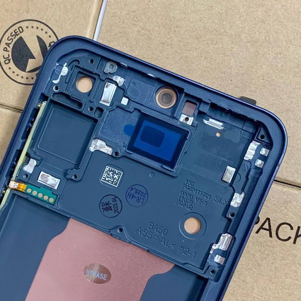 Дисплей для Samsung A556 Galaxy A55 5G з чорним тачскріном та корпусною рамкою, OLED 83353 фото
