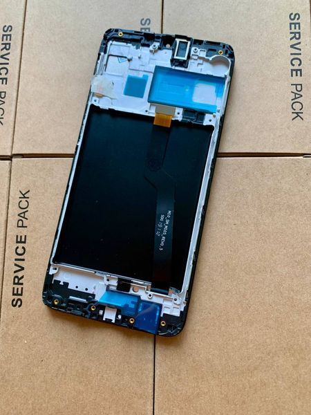 Дисплей для Samsung A105 Galaxy A10 2019 з чорним тачскріном та корпусною рамкою, Original (China) 1119941 фото