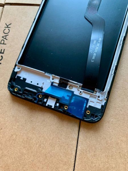 Дисплей для Samsung A105 Galaxy A10 2019 з чорним тачскріном та корпусною рамкою, Original (China) 1119941 фото