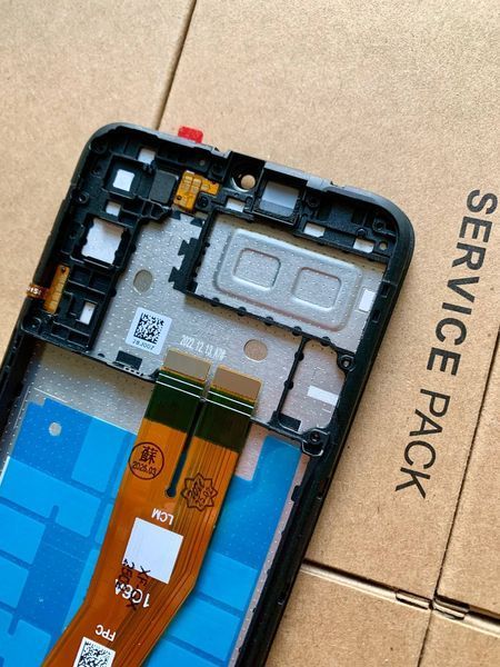 Дисплей для Samsung A042 Galaxy A04e 2022 з чорним тачскріном та корпусною рамкою, Original (China) 83328 фото