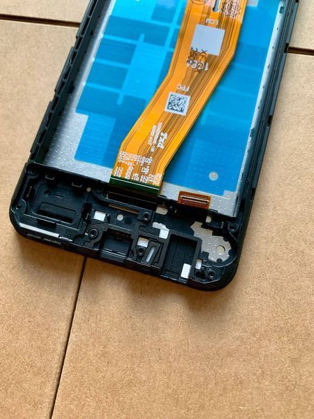 Дисплей для Samsung A042 Galaxy A04e 2022 з чорним тачскріном та корпусною рамкою, Original (China) 83328 фото